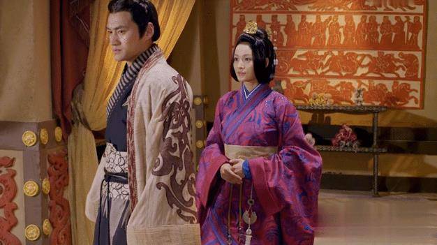 建武17年刘秀展开行动,废掉了郭圣通,将阴丽华立为皇后.