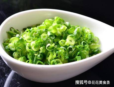 杂粮|怎样做出北方特色葱油饼？早餐店老板：记住3点，酥香软葱香浓郁