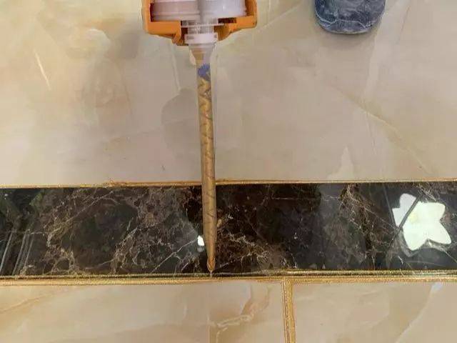 瓷砖美缝剂多少钱一组 409bd9833aed4e01b1cc927db18a6937.jpeg