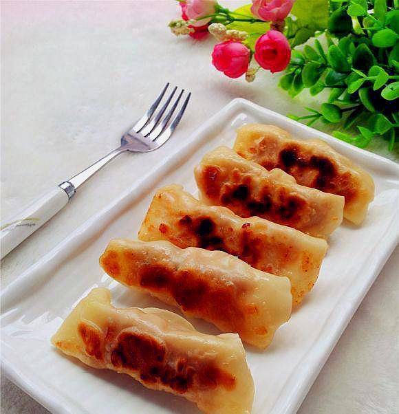 做法|天热别煮饺子，教你懒人做法，卷一卷10分钟出锅，早餐上桌都爱吃