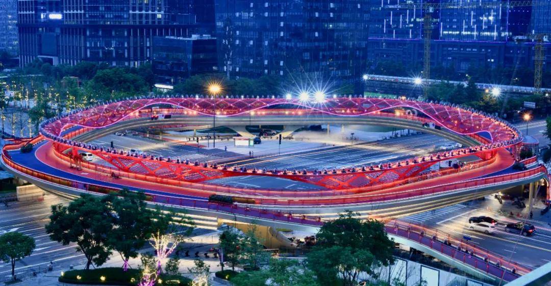新地标,新场景,新中心,「成都交子大道」何以如此出圈?