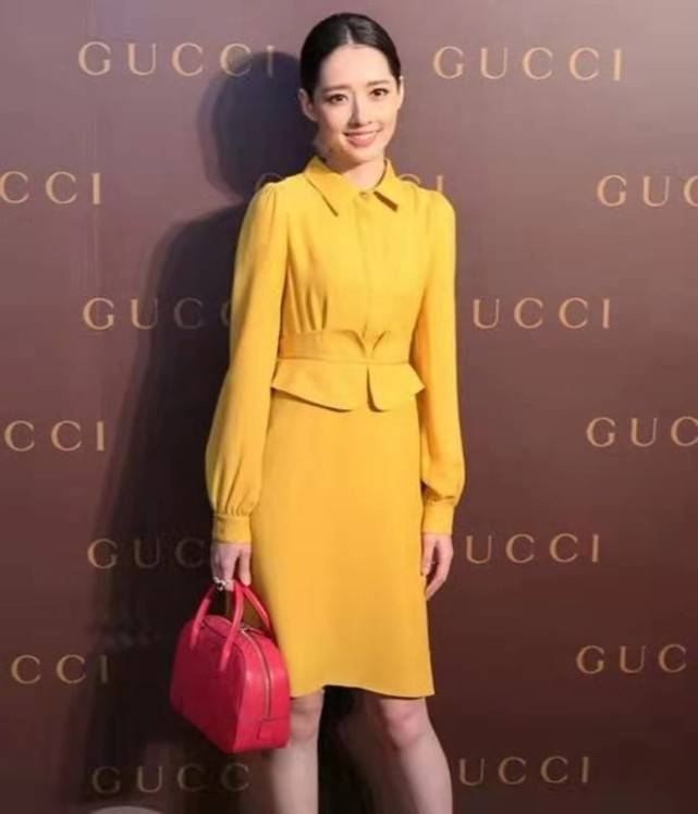 向太|豪门媳妇郭碧婷，穿正装裙显阔太范，产后还是那么美，怪不得能入向太的眼