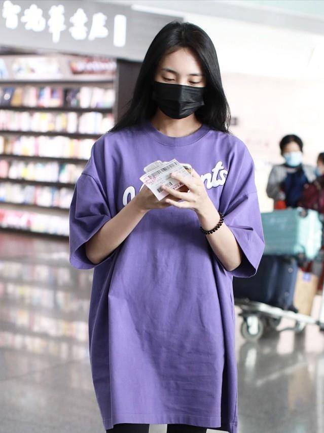 下半身|时髦达人玩转半袖穿搭，解锁多种方法，凹出精彩造型