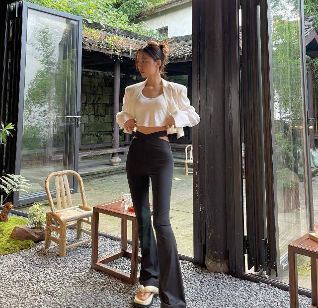 三七|不要把过踝长裤穿矮了,记住露出上衣比例要点,才能显身材与高级