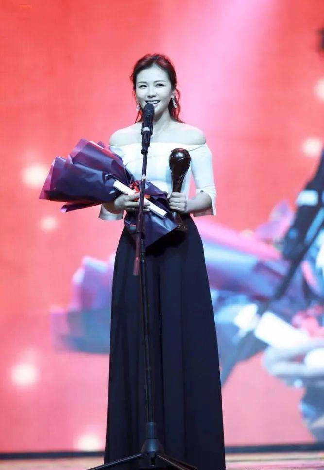 漂亮|刘涛现实中真不漂亮 ，离开修图又黑又油，都是包装出来的人设！