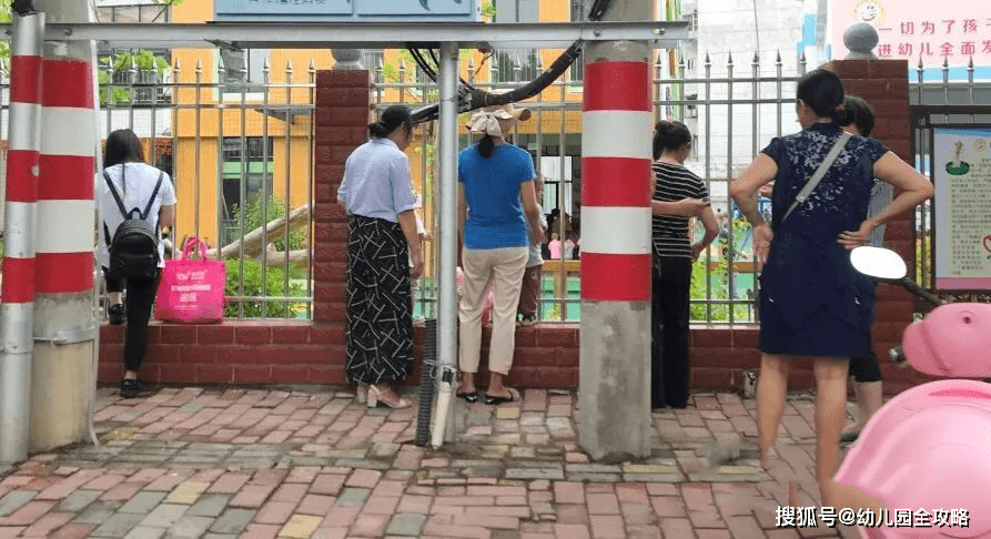 什么|开学第一天人类幼崽会多有趣？不哭的是基本操作，狠的直接打园长