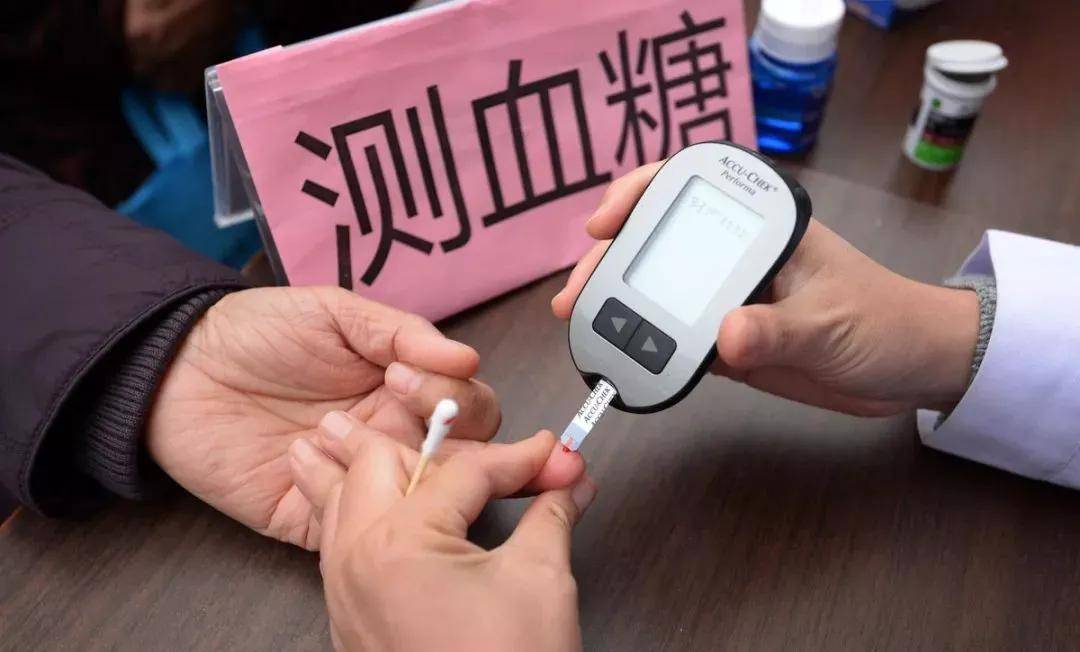 并發癥|糖尿病控制好血糖，還是出現并發癥，醫生：注意這三大癥狀是重點