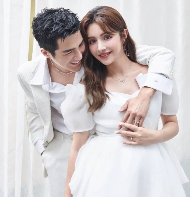 检查|要早产？麦迪娜因胎动弱入院检查，躺在病床上显焦虑