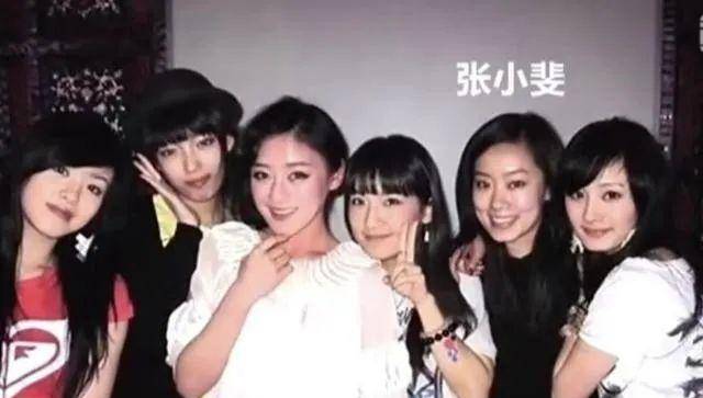 商务|张小斐改签新公司，贾玲的“放手”，揭开娱乐圈“姐妹情”的真相