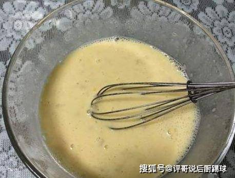 煎饼|睡前拌一碗面糊，早上起床花5分钟煎一下，又松软又香甜，好早餐