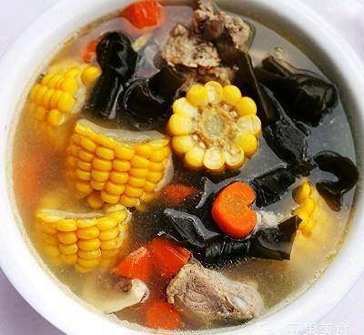 天气|#花10分钟,做一道菜!#玉米海带筒骨汤