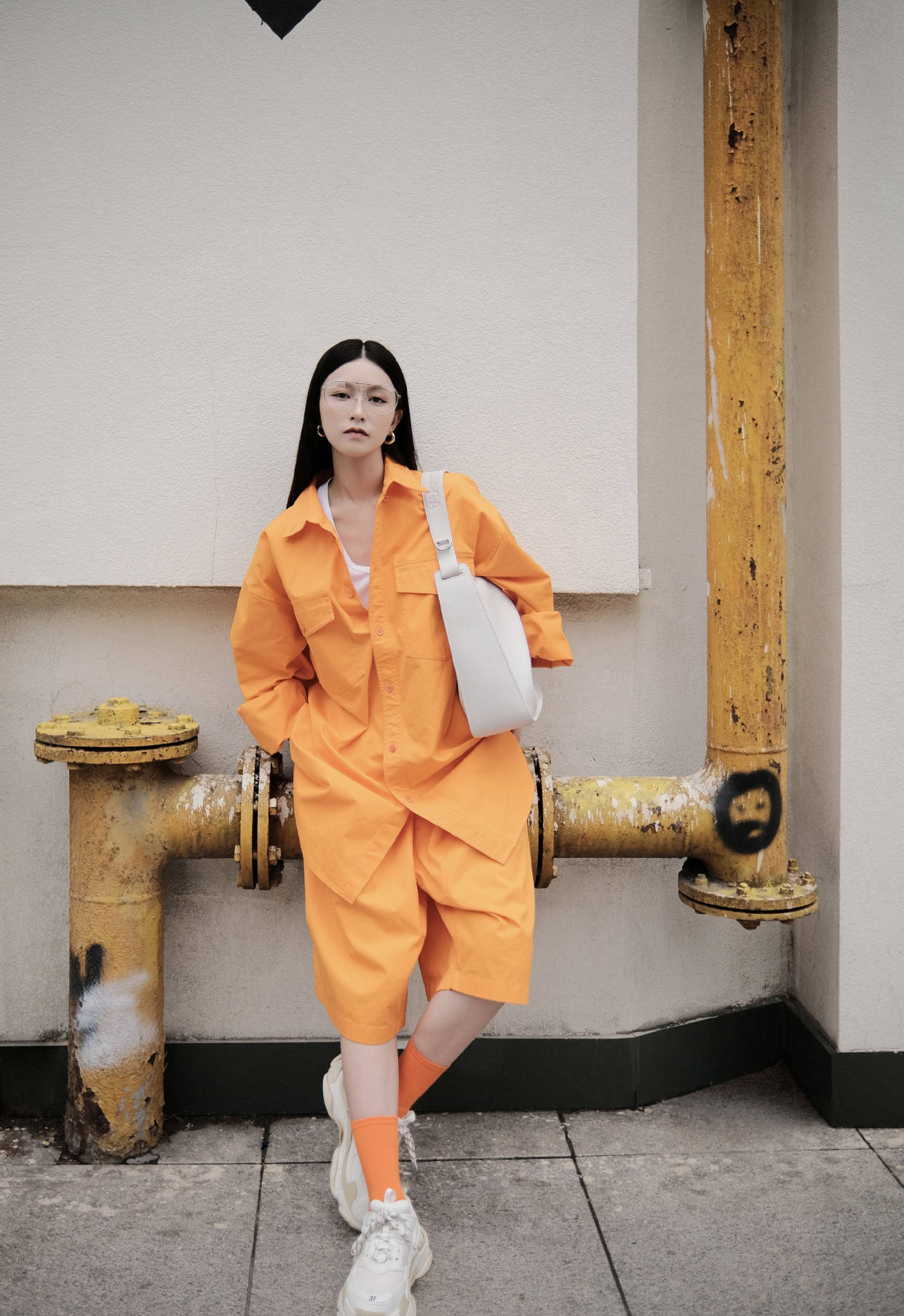 色彩|可盐可甜“小妖精”，文咏珊的早秋穿搭真是优雅又大气