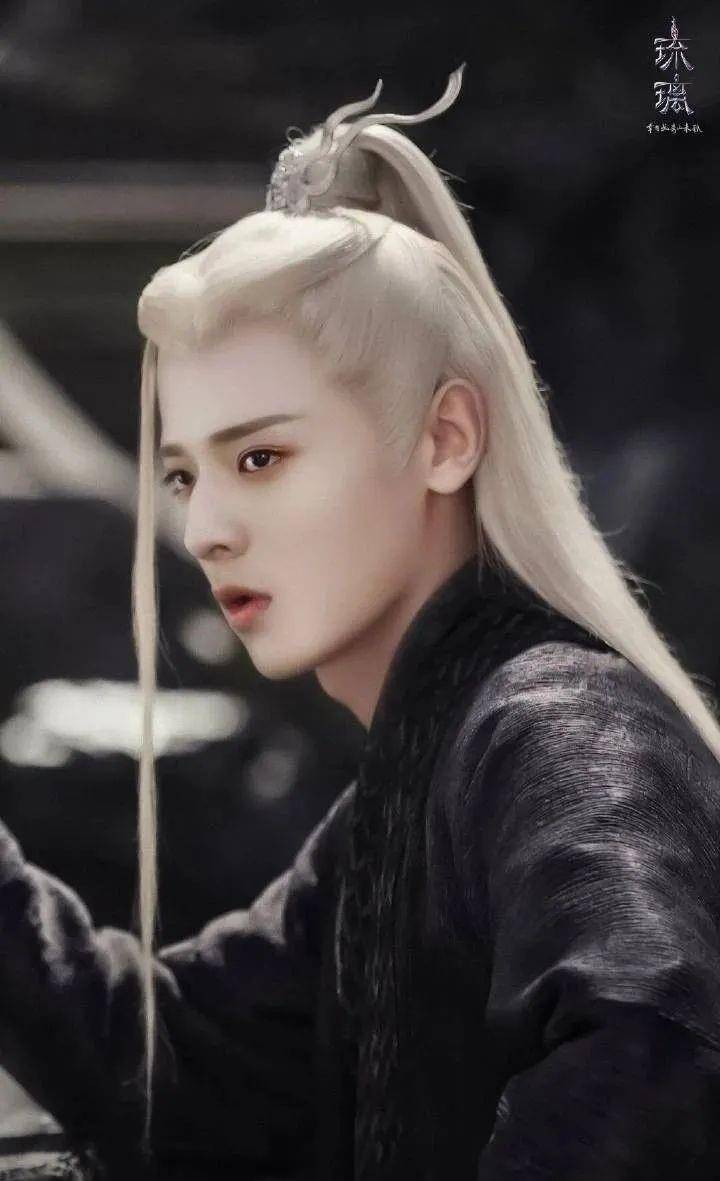 发髻|造型不行就别尬吹了！让这8部剧告诉你，一根发带即可惊艳无数