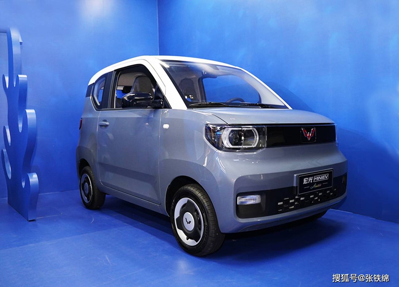 五菱代步小车新车型宏光mini马卡龙秋色版上市376万起