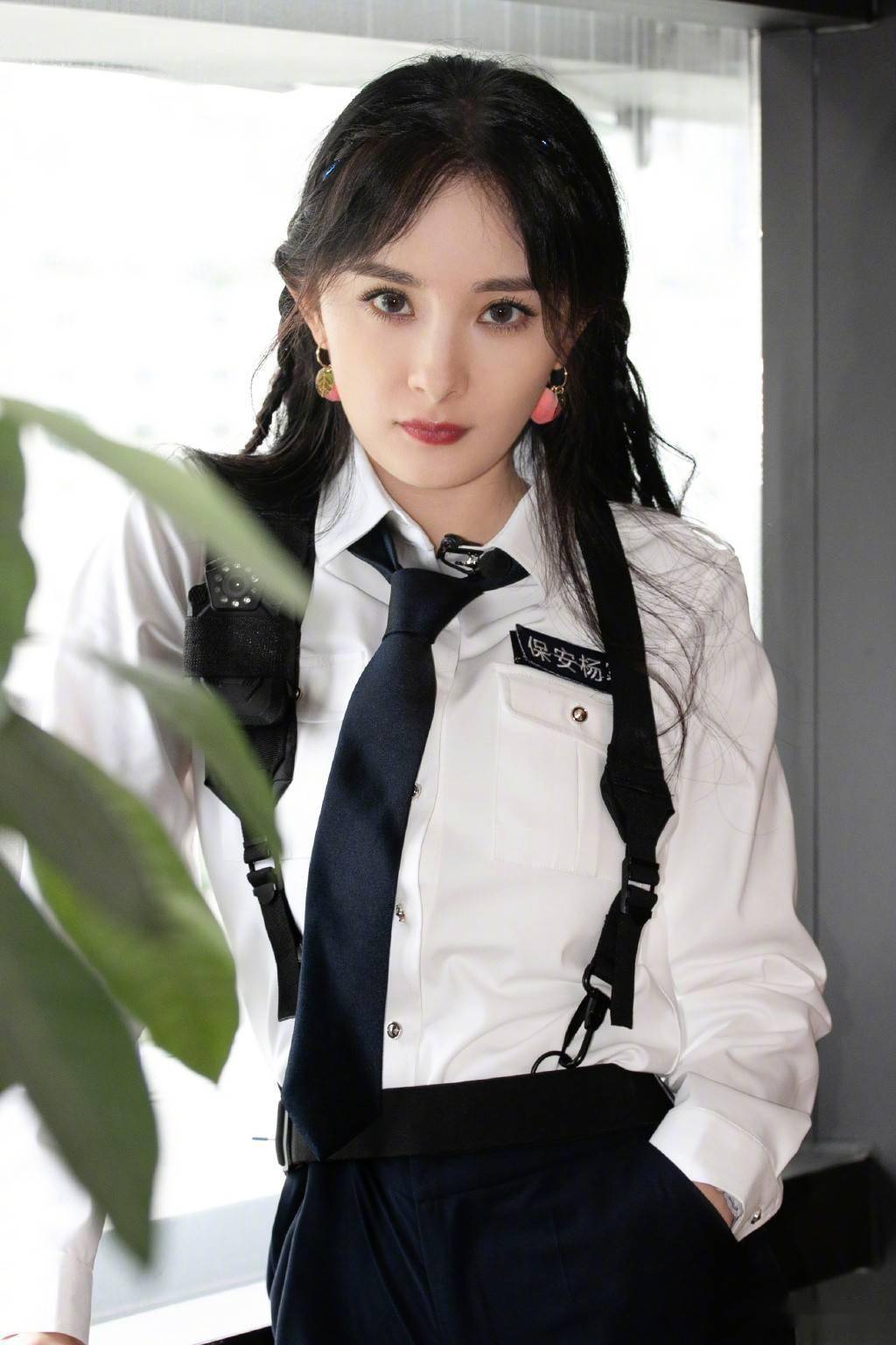 领带|这个男女都可戴的配饰，秋冬搭衣服绝了，造型感十足