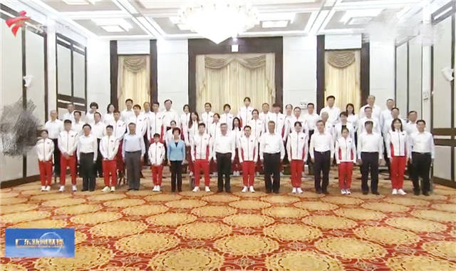 金牌|樊振东获书记接见！代表运动员发言+紧挨书记合影，刘诗雯也去了