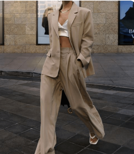 同学|一穿就封神的入秋王炸单品,过了这么多年还得靠它!