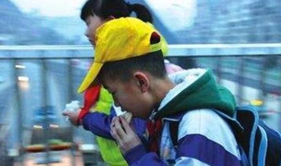 面包|3种中国式“糊弄早餐”，不仅影响孩子发育，还在慢慢损伤健康