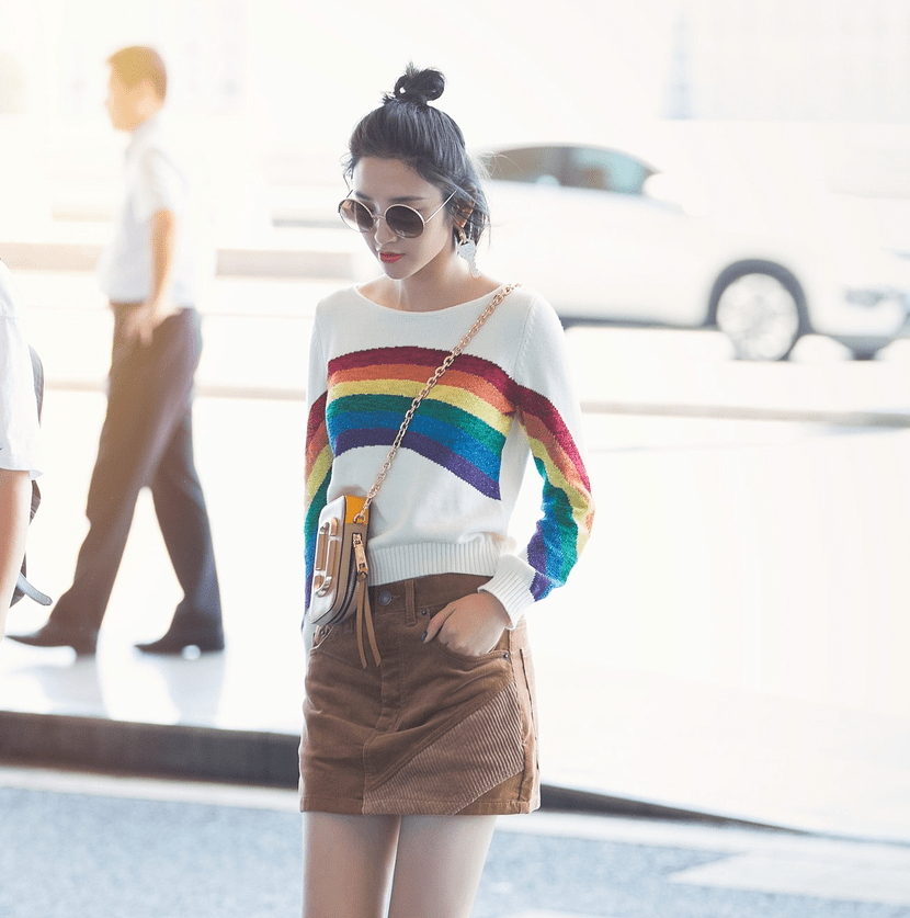 设计|学唐艺昕半身裙配上针织衫,混搭出时髦的美感,穿出属于自己的美