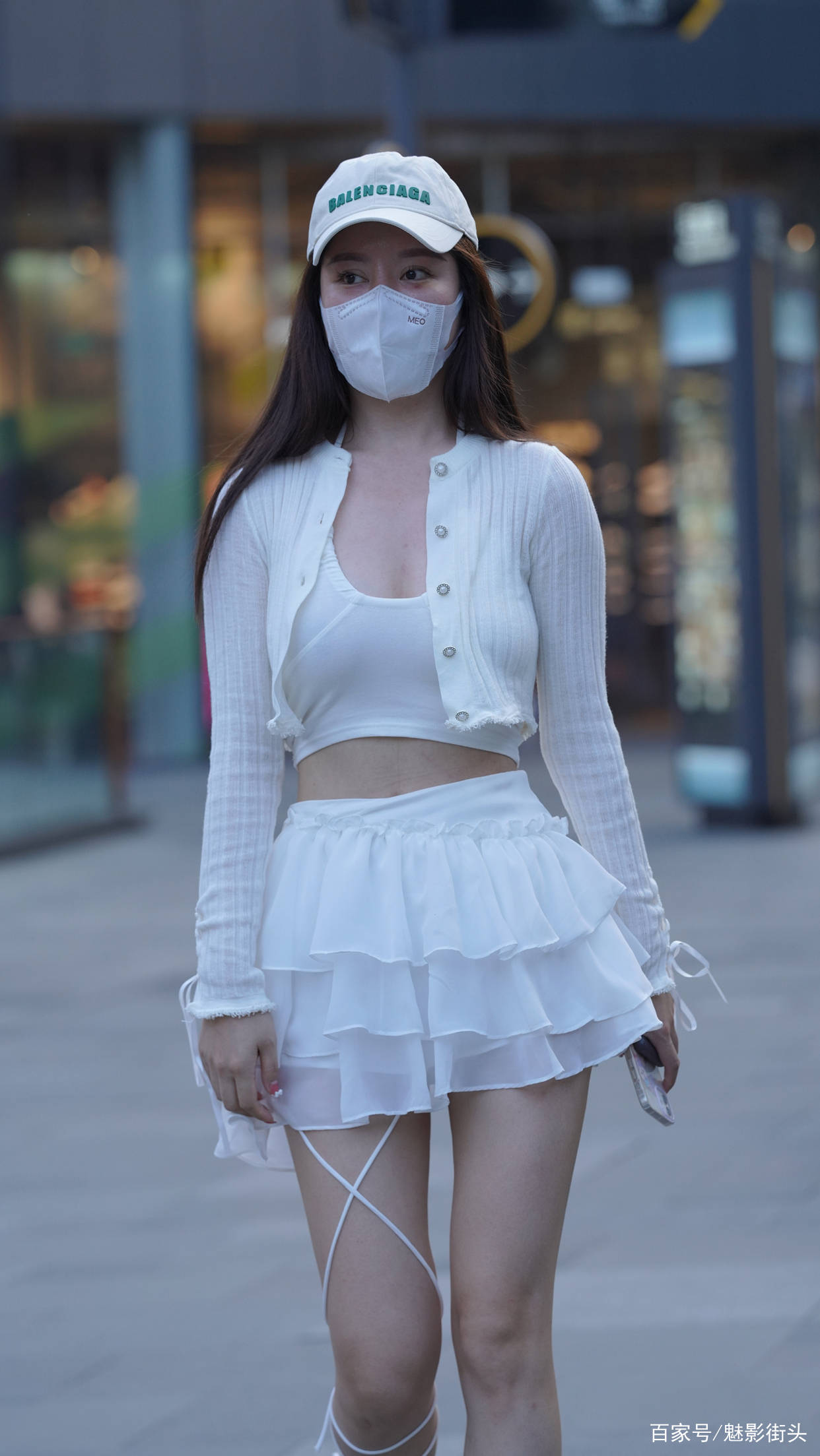 设计|谁说穿白色显胖？看这位美女的白色系搭配，美得优雅得体