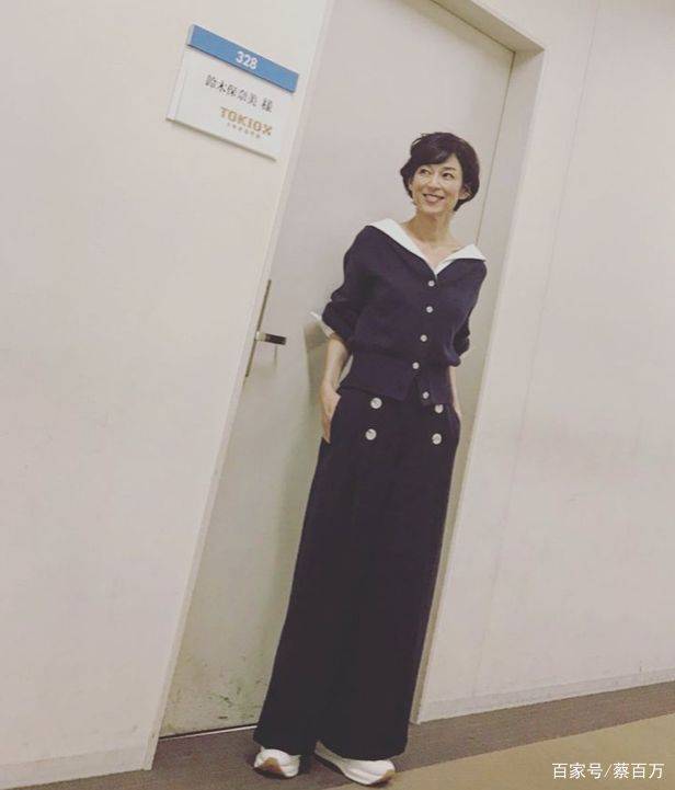 年代|《东爱》30年：莉香的穿搭从没过时！盘点90年代复古风的3大元素