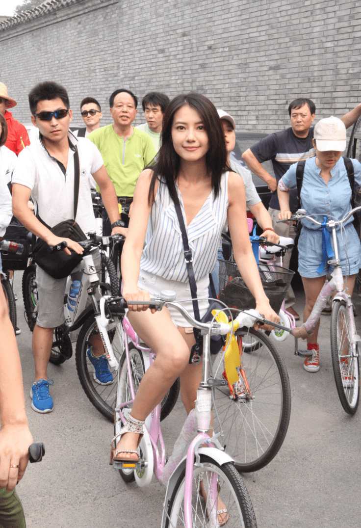 天鹅|网友晒8年前偶遇高圆圆，女神天鹅颈抢镜，气质清纯惹人注目