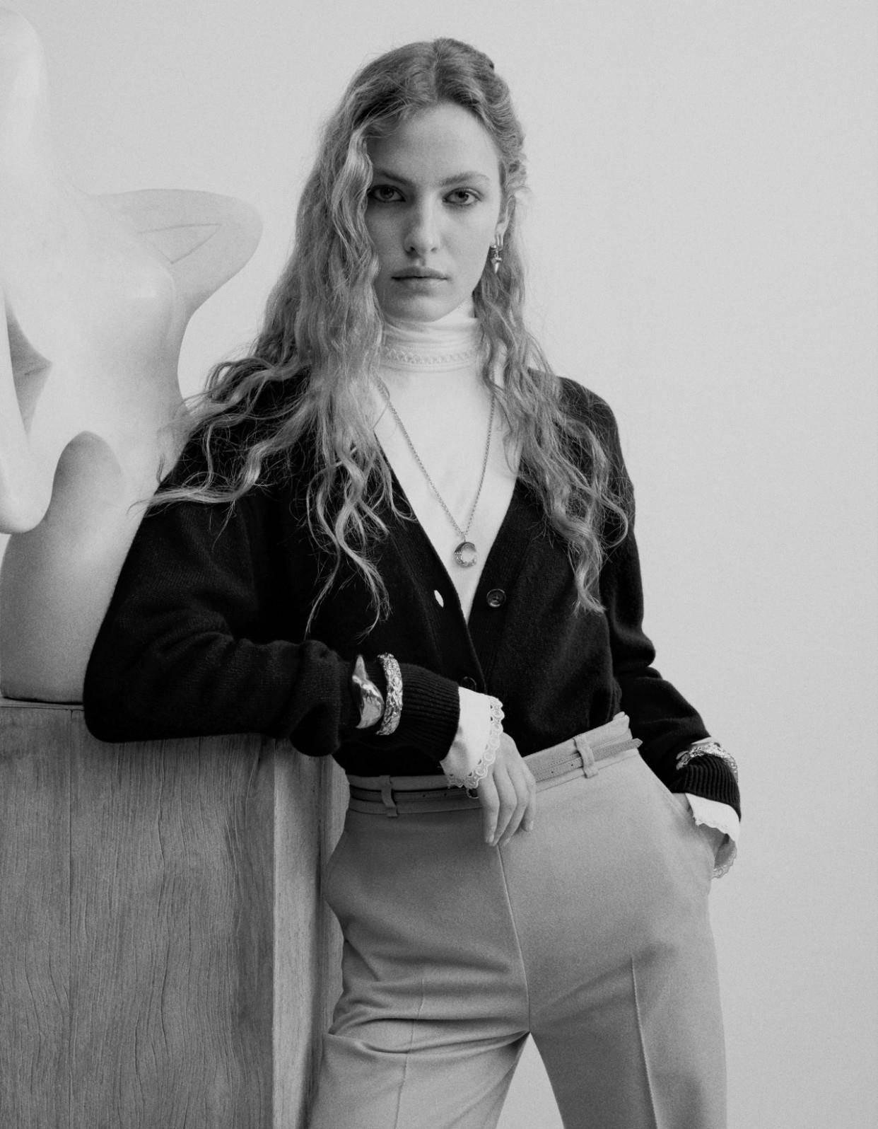 本质|2020早秋服装:让服装本质说故事,Chloe用基本元素大玩穿搭游戏