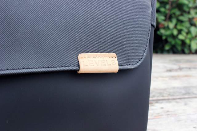 真皮|地平线8号“零感”背包，“零感”是噱头还是真材实料？