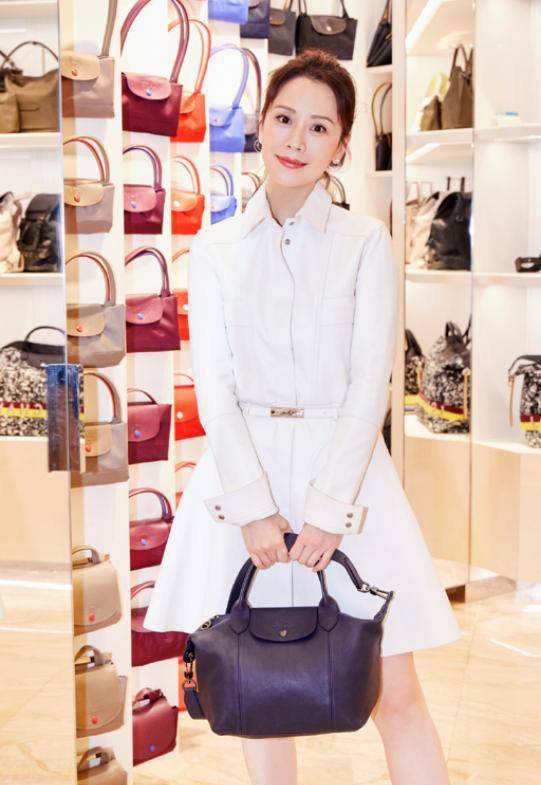 经验|日常出行穿衬衫怎么搭，老戏骨海清有经验，帮你时髦保暖两不误