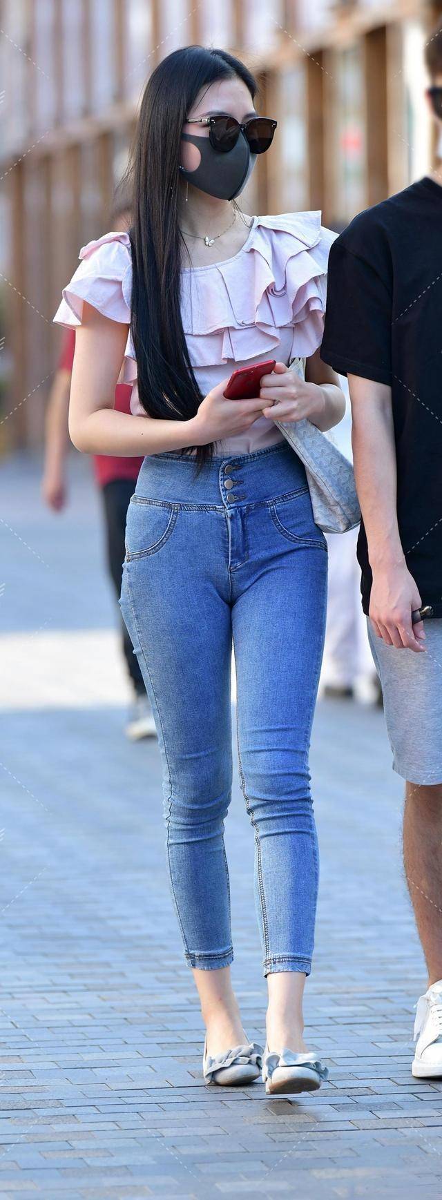 身材|多种服装搭配，舒适个性，美丽动人