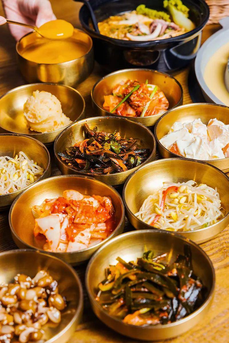 am-|吃m8和牛、看乐队live…