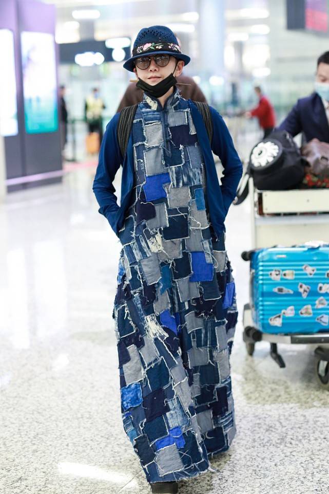 颜色|舞者与平常人的区别，看看杨丽萍就知道了，64岁穿白裙气质太好