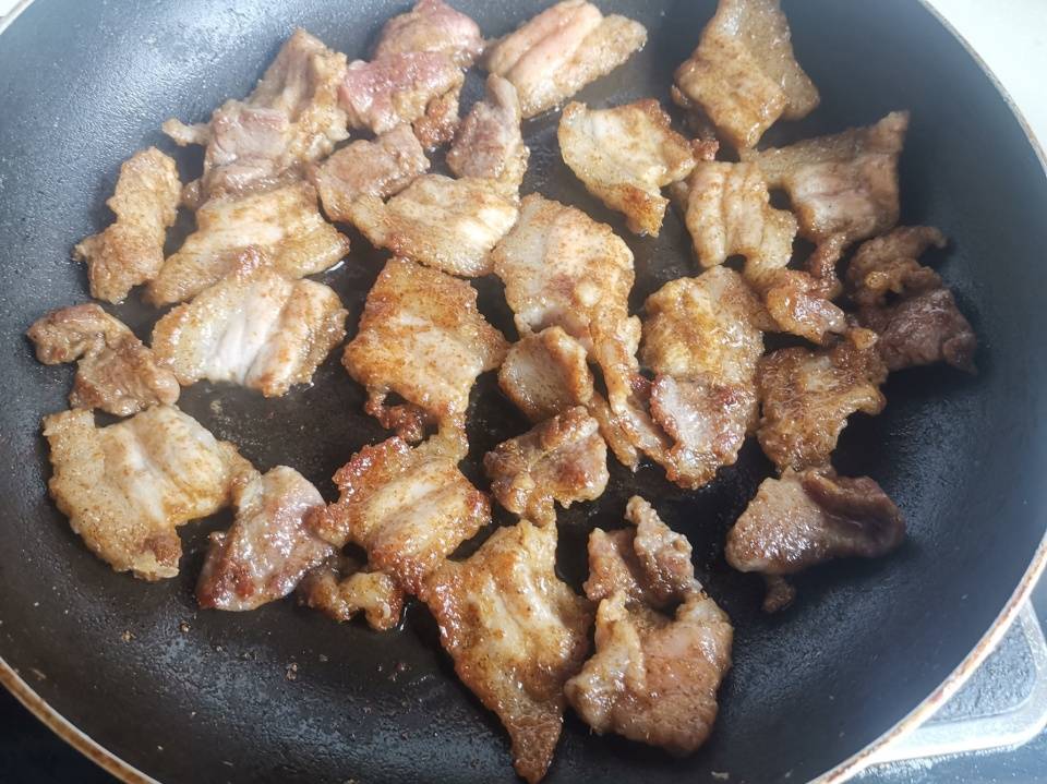 步就|秋后“贴秋膘”这样吃2步就搞定，简单易做好吃不腻，太解馋了