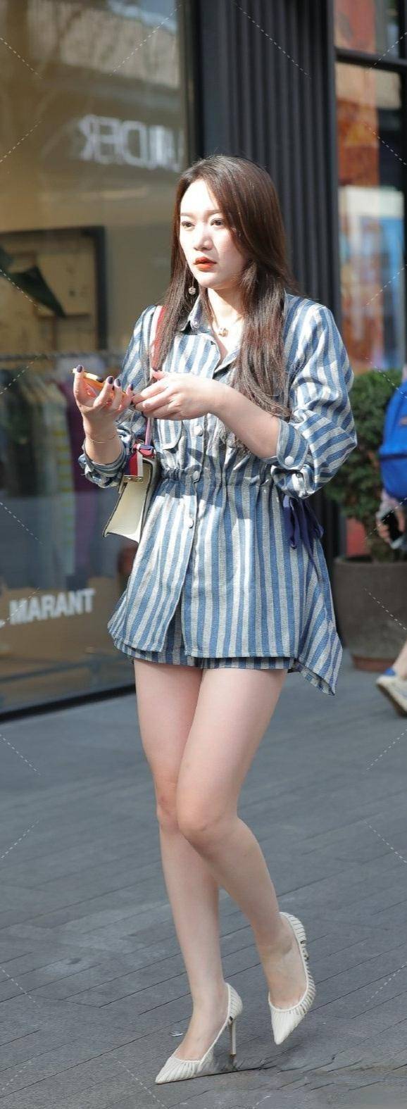 女孩子|选择“打底裤”的女孩子都很自信，身材好不好穿一穿就知道