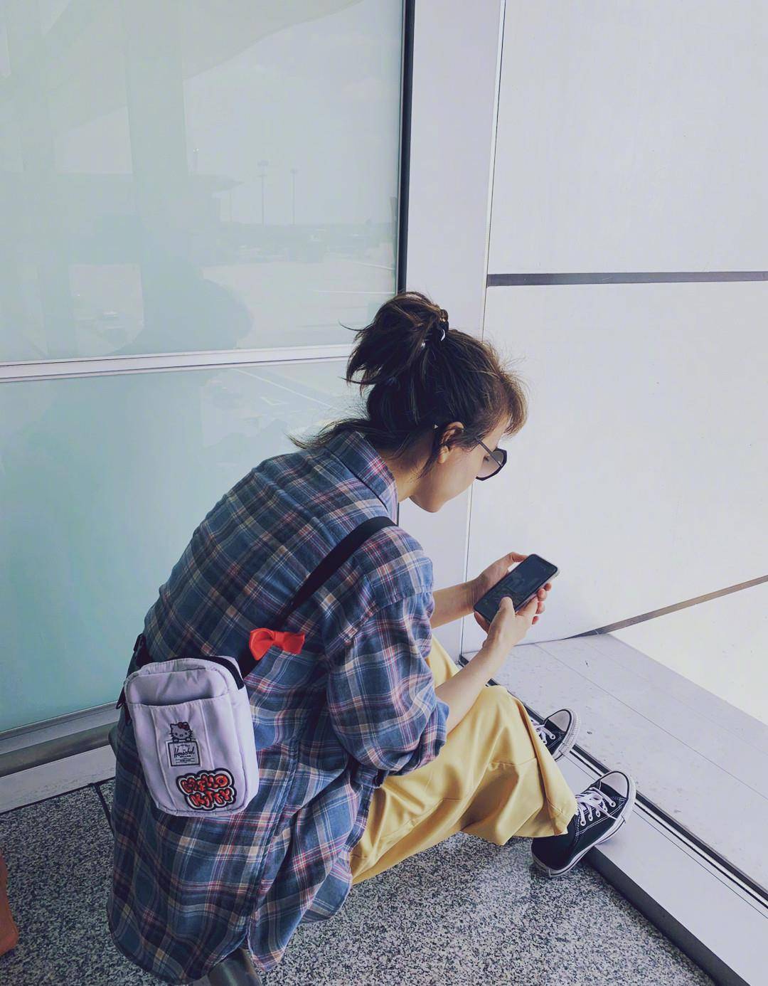 女神|宋佳穿睡衣也时尚,倪妮成街拍女神,论私服穿搭的秘密