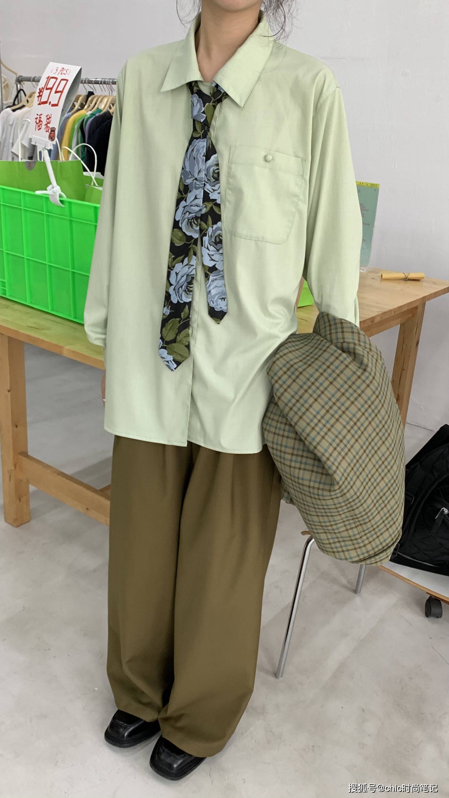 什么|夏末与初秋交界的时节,什么颜色应该占主导,豆绿色应该榜上有名