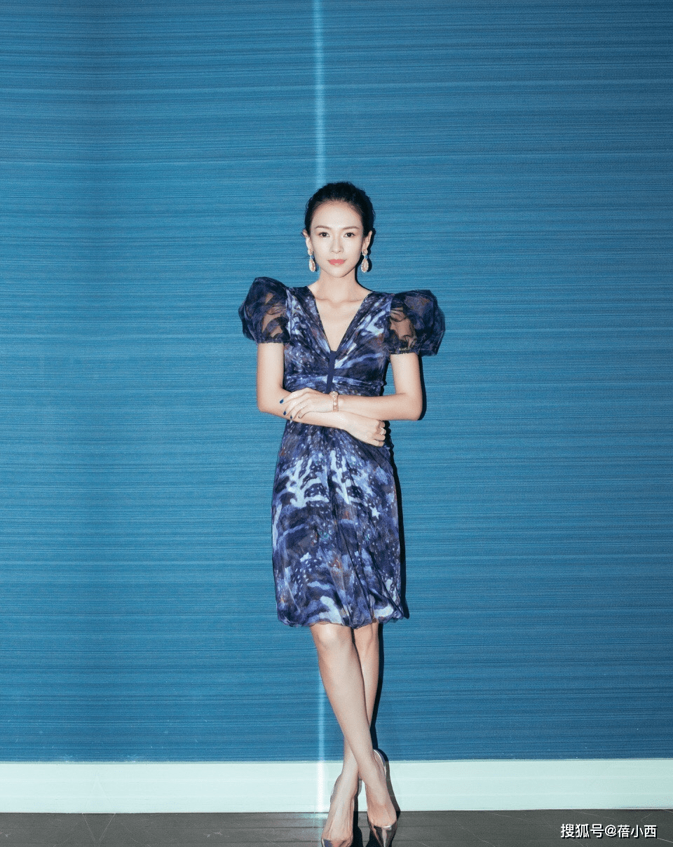腰带|章子怡不愧是“汪峰的老婆”，穿蕾丝连体裤气质惊艳，为吸睛好拼