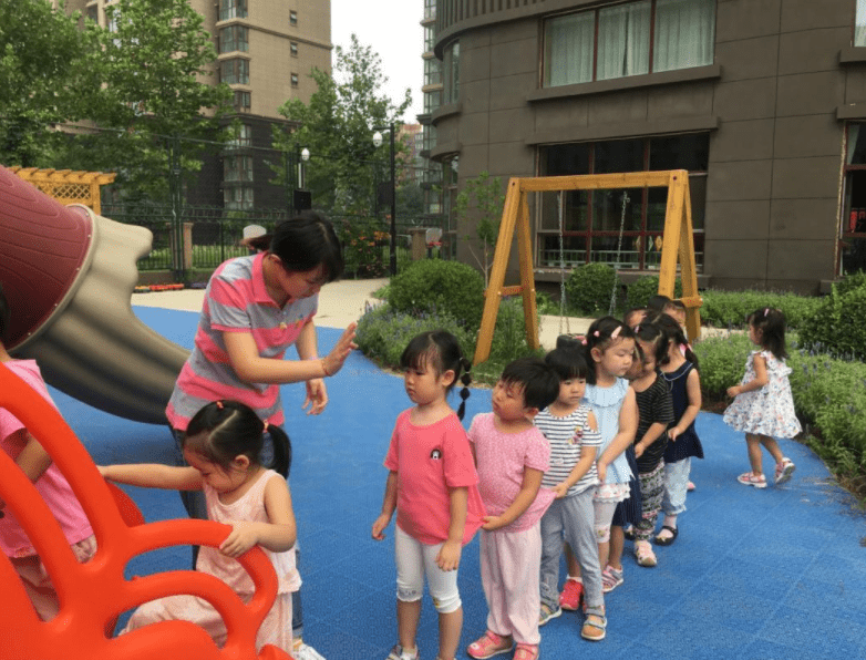 办学|幼儿园招生遇冷，从报名靠抢到“一孩难求”，中间经历了什么？