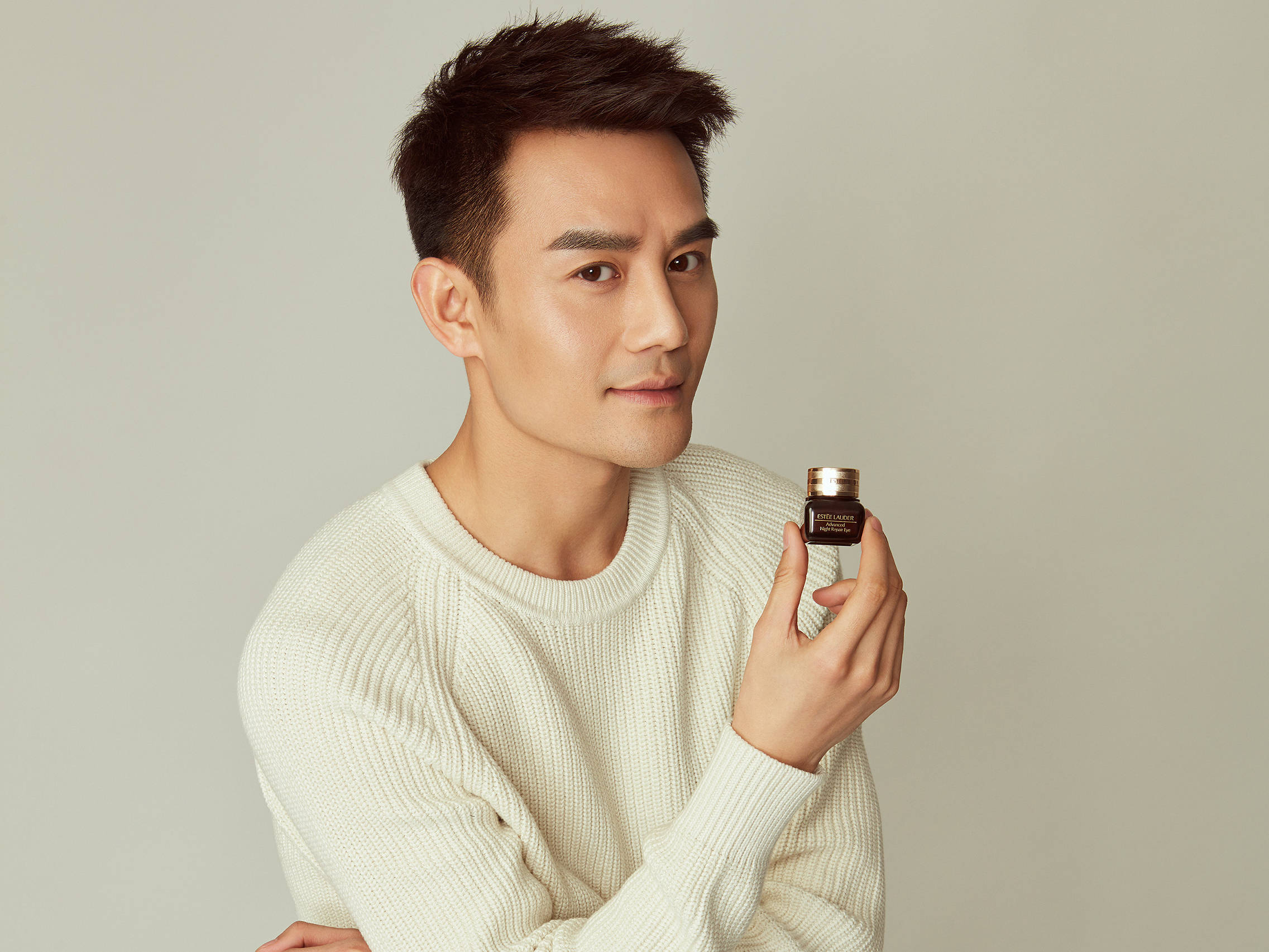 新华社重锤明星代言,张国立夫妇再曝"奶粉事件",代言真好么?