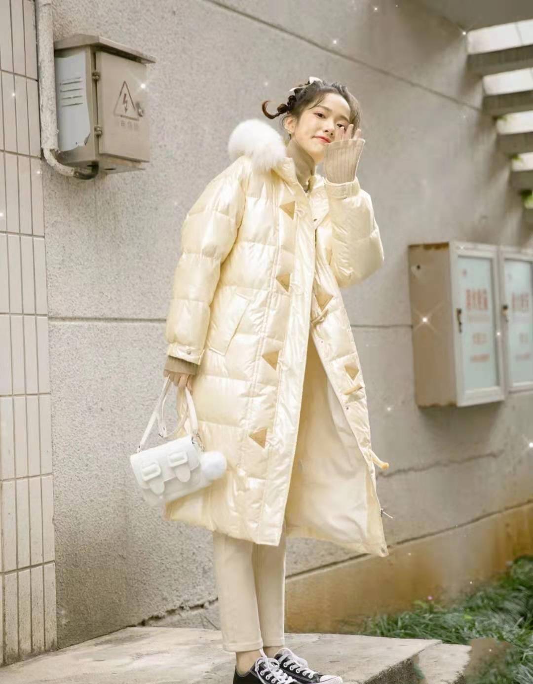 因为|黄皮妹子冬季显白小心机，上衣选择这些“大火”颜色，显白一个度