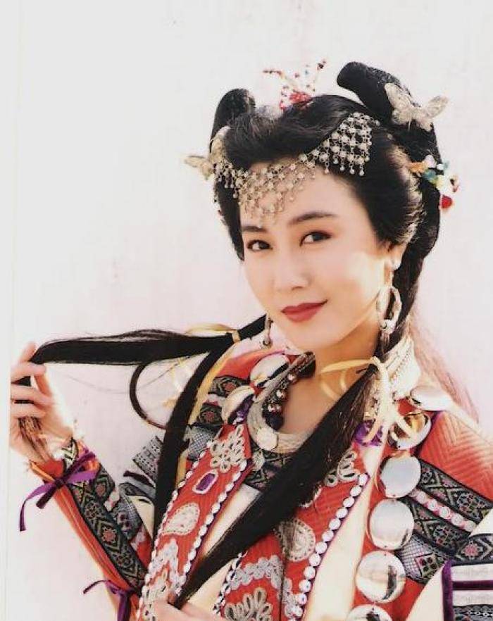 服装|女星挑战异域造型：“玉兔精”惊为天人，谁才是你心中最美风景？