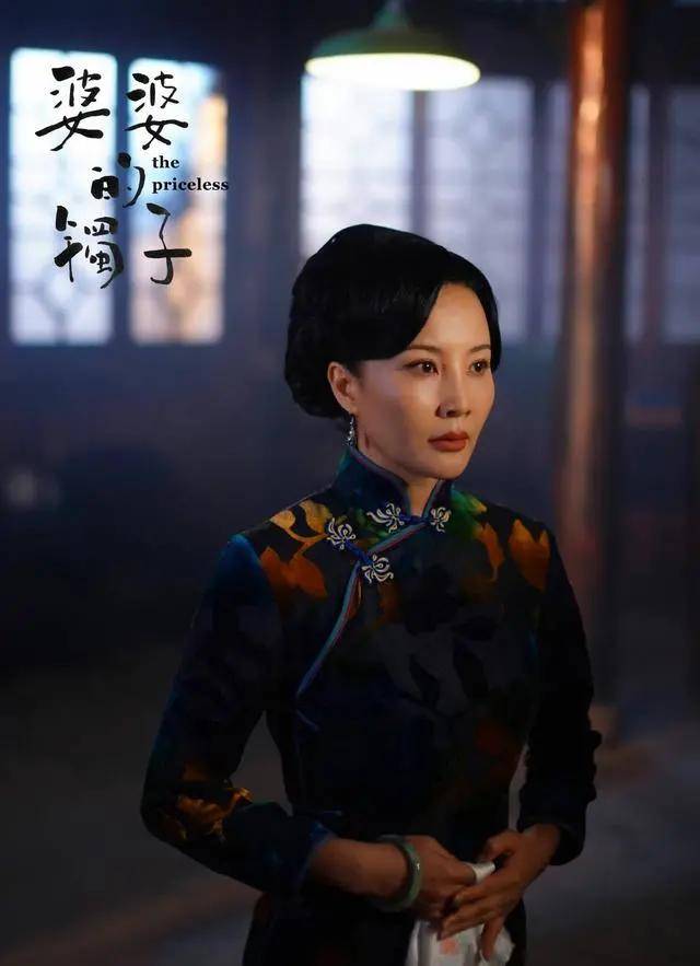 收视破3女主旗袍装上热搜湖南台又抓到收视王牌了