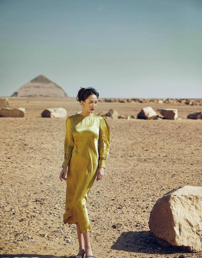 陈乔恩|陈乔恩开启撩人模式！杂志look风情万种，咋看都不像40岁的人！