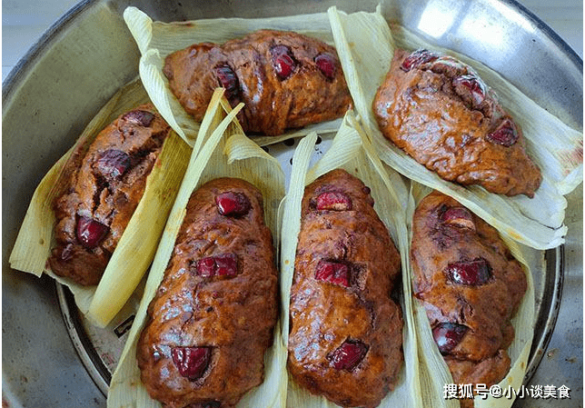 娟妈|下面几样食材加水搅拌，铺锅里蒸一蒸，营养简单，我常做成早餐吃