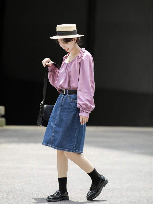 下半身|会穿的人那么多，要怎样穿才不逊色呢？衬衫＋ 牛仔裙简约时尚