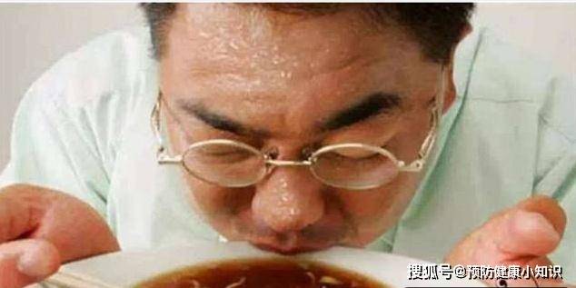 进行|35岁男子右肩痛诊为肝癌，妻子大哭道歉，可能“3件事”没忍住