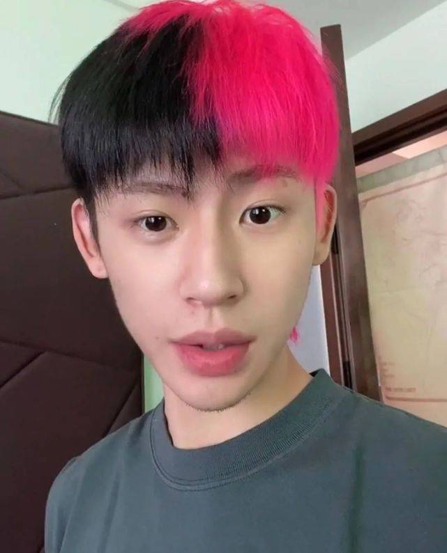 易姐|在吗,你喜欢什么类型的黑怕男孩?