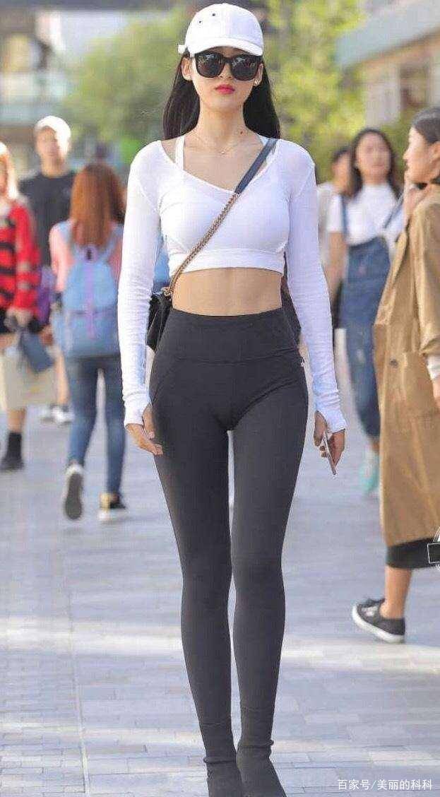 酷酷|酷酷装扮的瑜伽裤充满青春的时尚活力,气质十分出众,时尚前卫