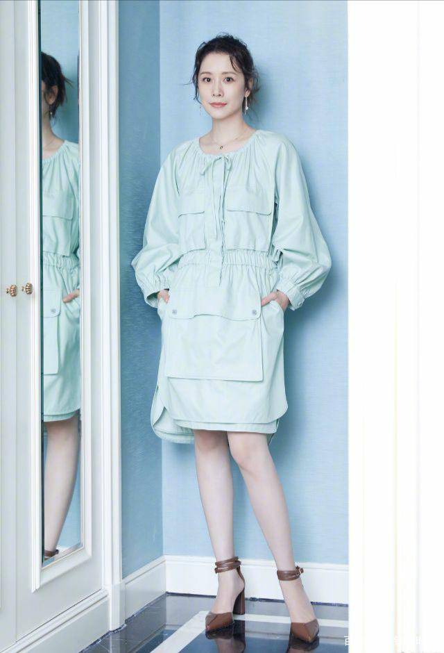 海清|海清私服穿搭太精致，工装衬衣配高腰阔腿长裤，时尚减龄有女人味