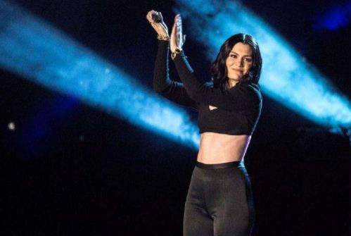 眼睛|睫毛也抢戏!这样的“绝色美人”原来也有缺陷,好担心戳到张馨予